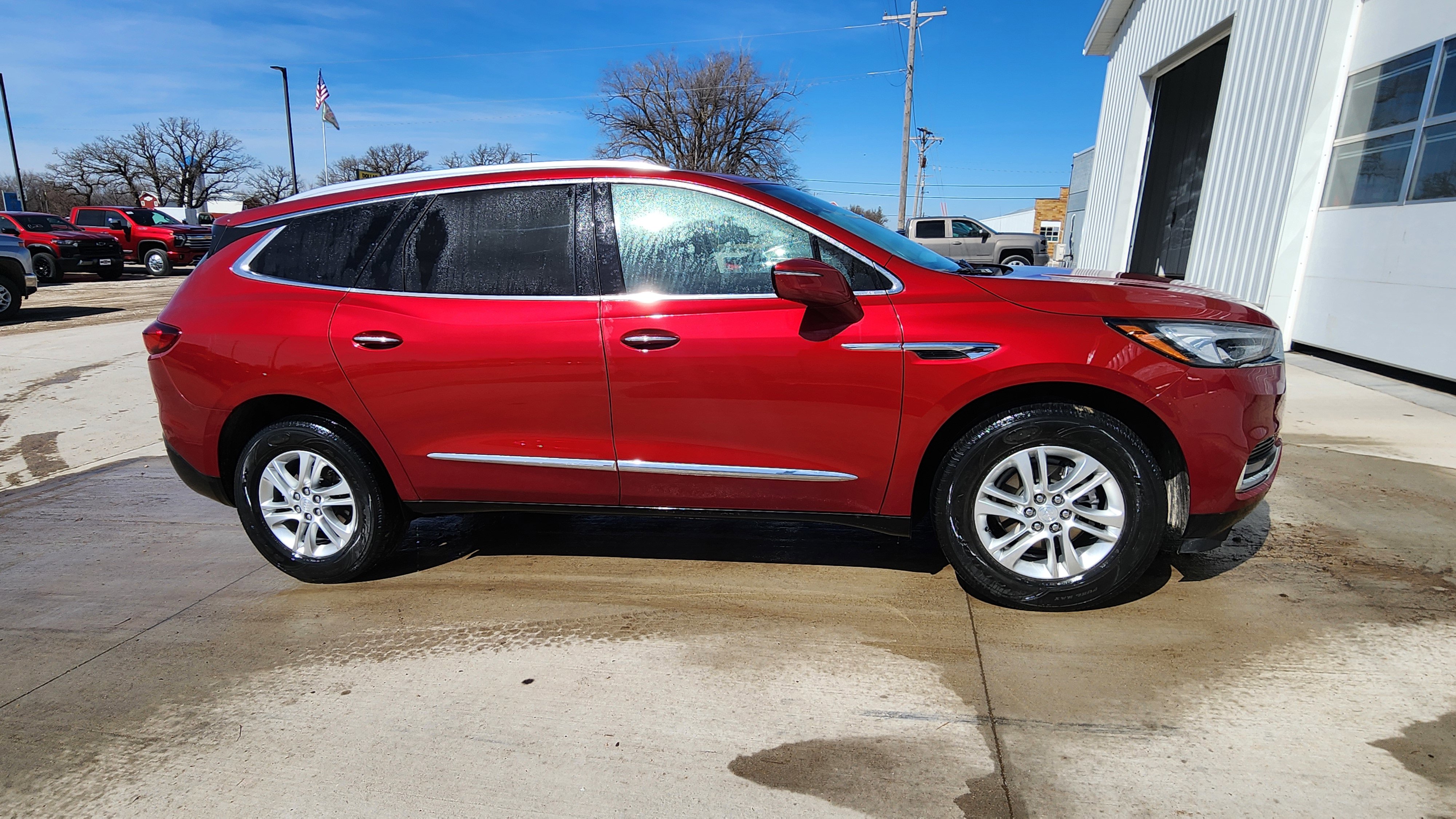 Used 2021 Buick Enclave Essence w/ Sound and Sites Package image 4