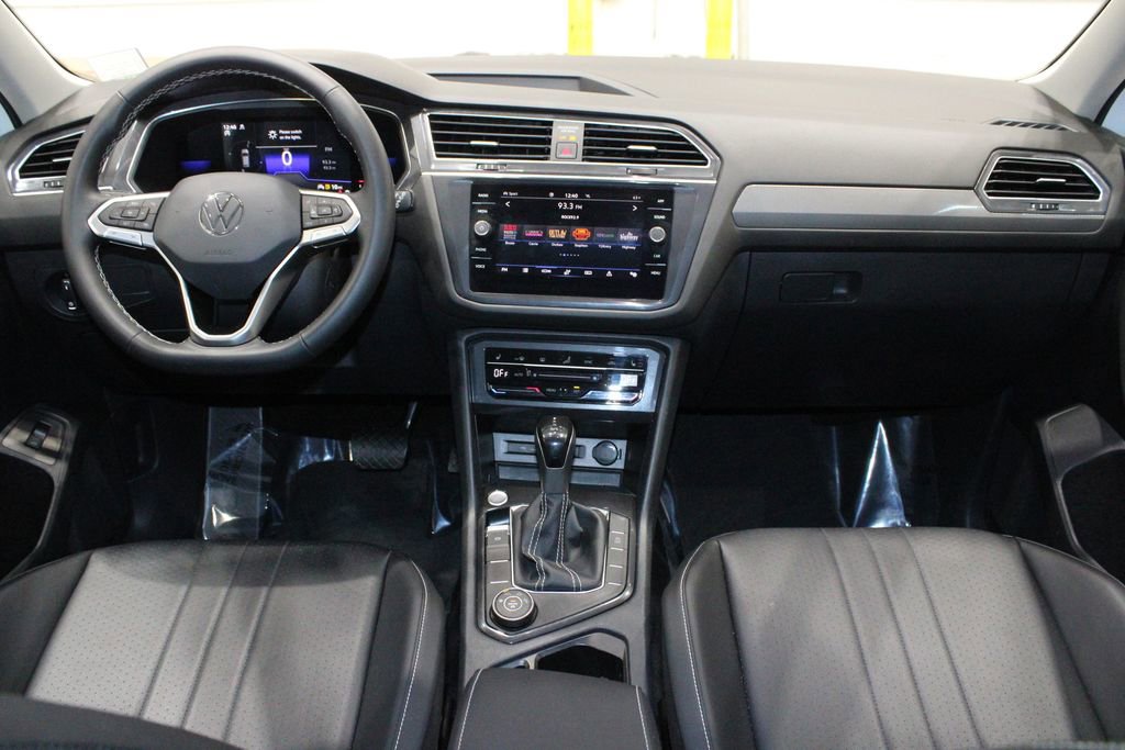 Used 2022 Volkswagen Tiguan SE image 24