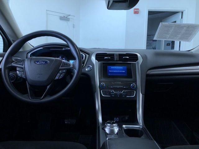 Used 2020 Ford Fusion SE image 17