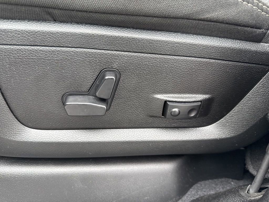 Used 2024 RAM 2500 Big Horn w/ Sport Appearance Package image 23