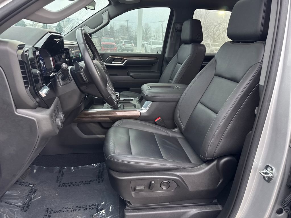 Used 2022 Chevrolet Silverado 1500 LT Trail Boss w/ LT Trail Boss Premium Package image 11