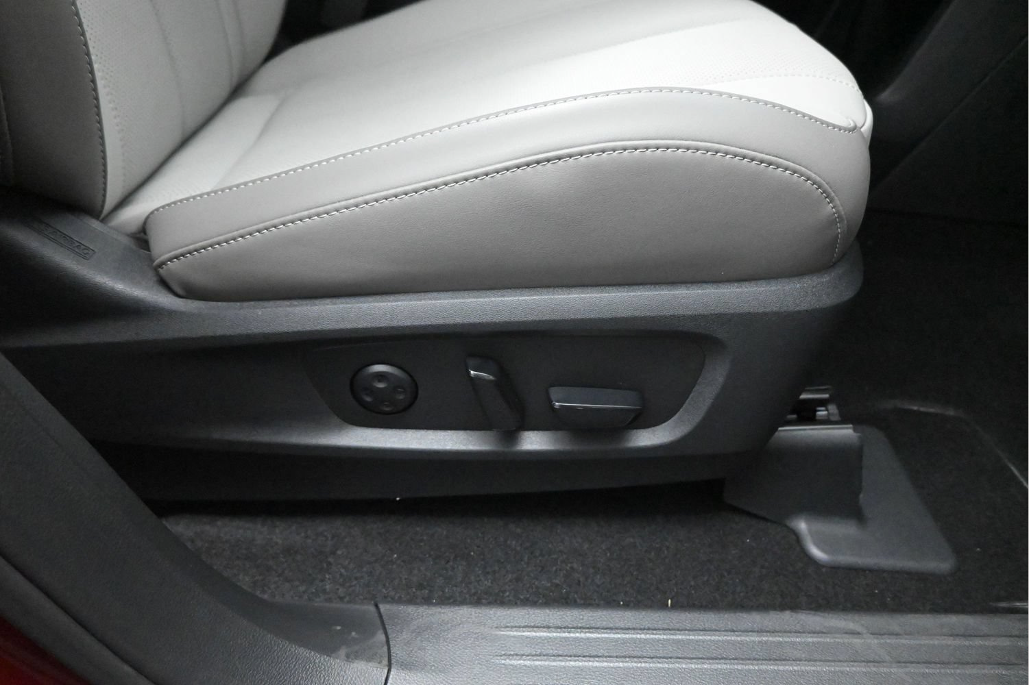 Used 2026 INFINITI QX60 Luxe w/ Cargo Package FWD image 16