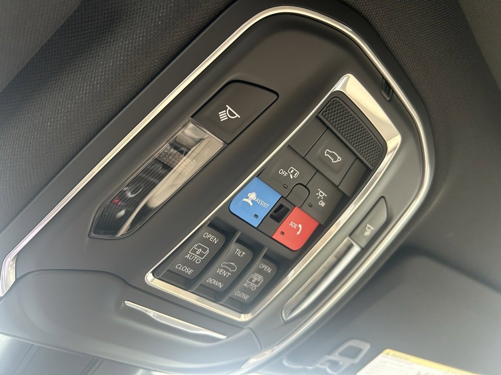 New 2025 Jeep Grand Cherokee Limited w/ Luxury Tech Group II image 20