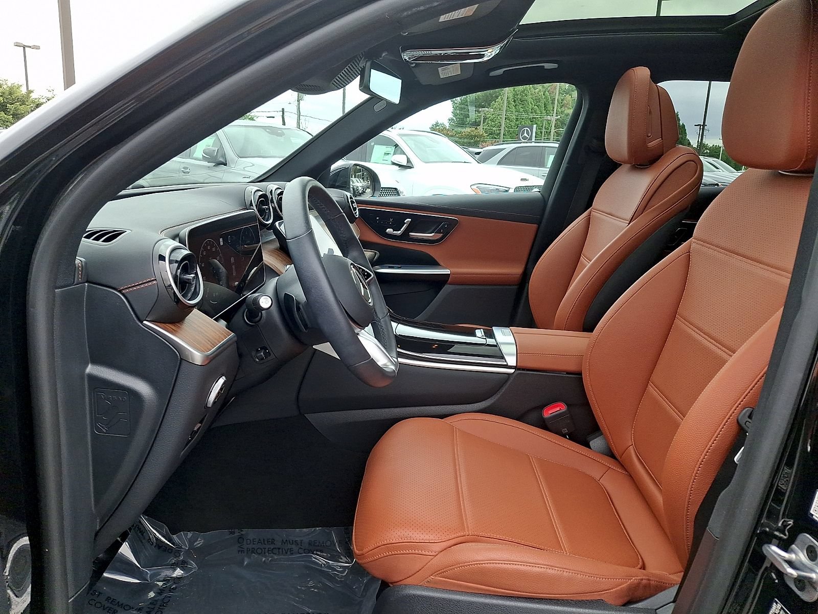 Used 2024 Mercedes-Benz GLC 300 4MATIC image 13