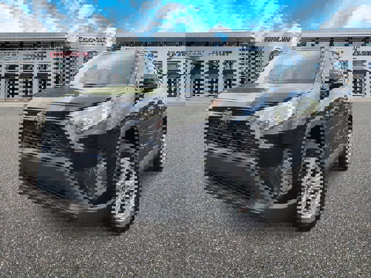 Used 2019 Toyota RAV4 XLE w/ Convenience Package image 1