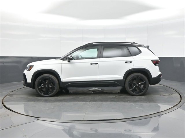 New 2026 Volkswagen Taos SE image 4