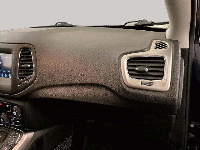 Used 2018 Jeep Compass Latitude w/ Popular Equipment Group AWD/4WD image 15
