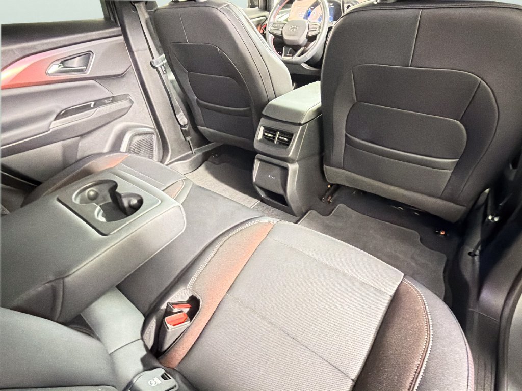 Certified 2024 Chevrolet Equinox EV RS FWD image 30
