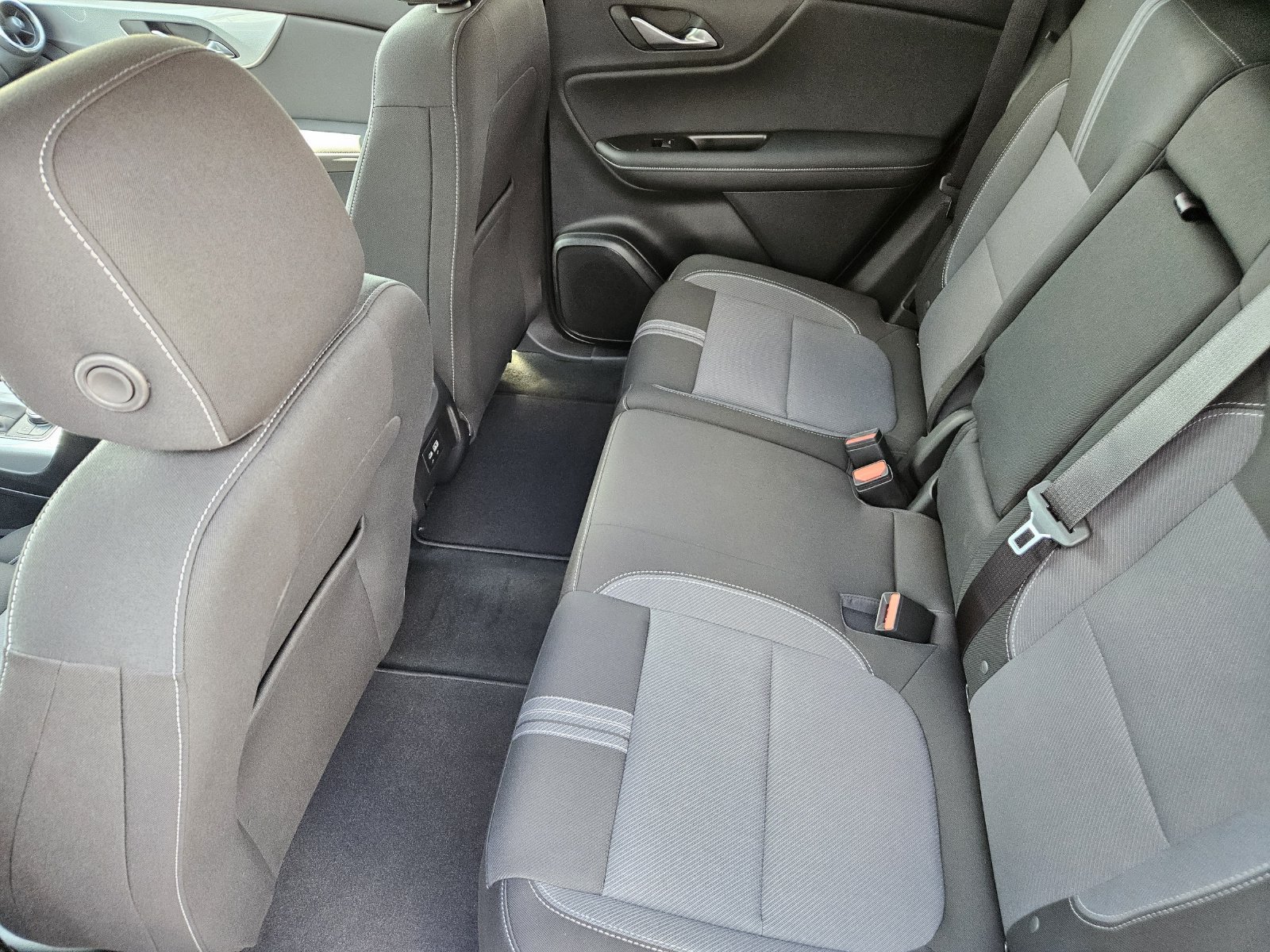 New 2026 Chevrolet Blazer LT w/ Convenience Package FWD image 24