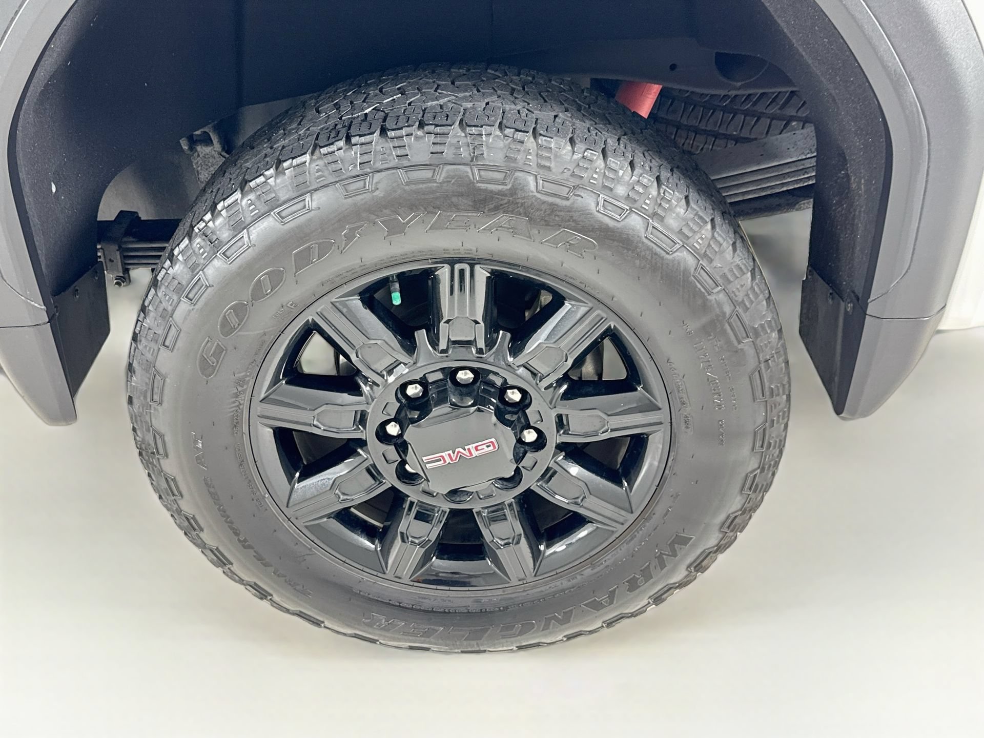 Used 2025 GMC Sierra 2500 AT4 w/ Technology Package AWD/4WD image 32