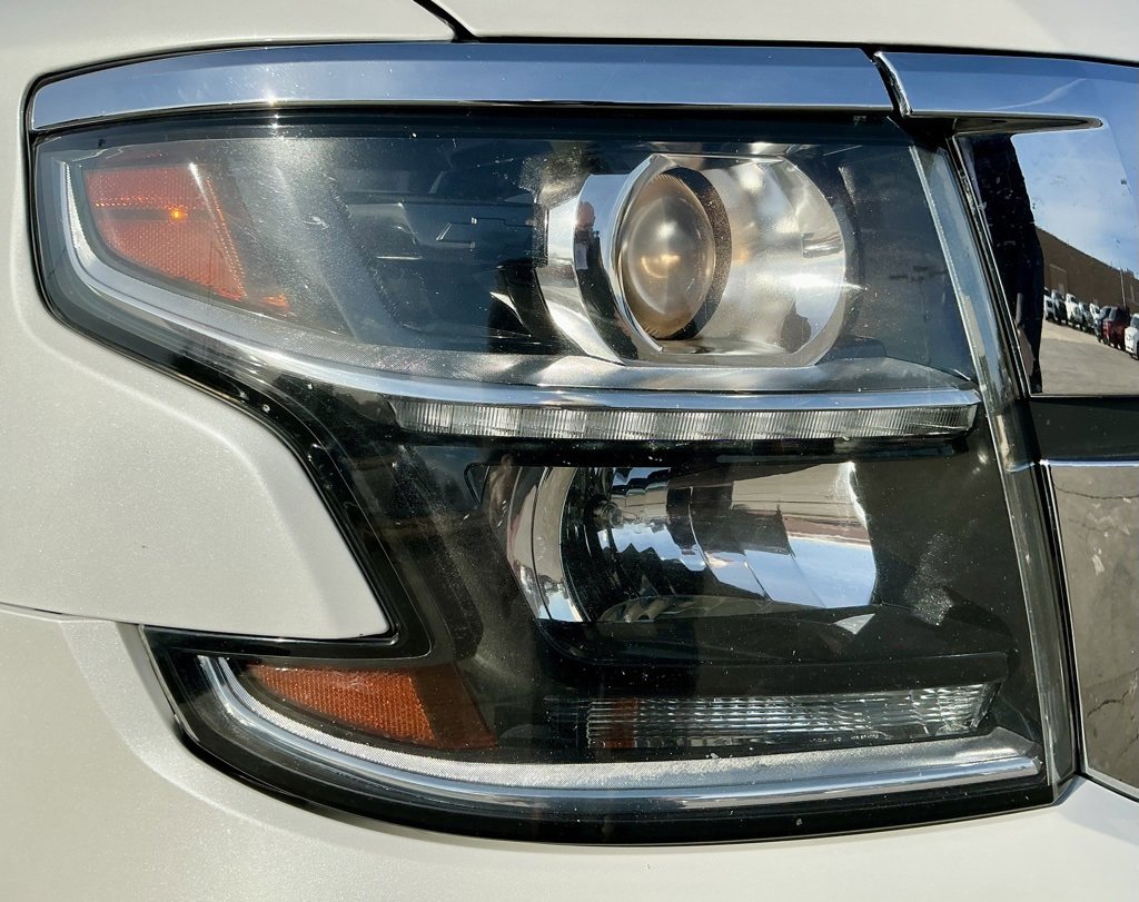 Used 2020 Chevrolet Suburban LT w/ Luxury Package image 8