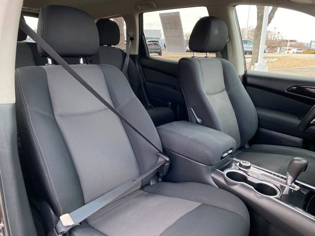 Used 2017 Nissan Pathfinder S image 9