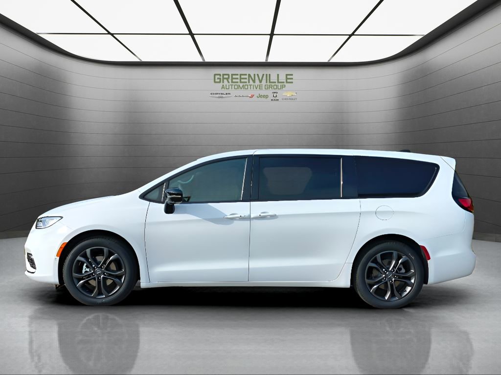 New 2026 Chrysler Pacifica Select image 3