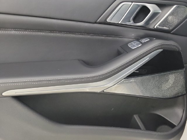 Used 2021 BMW X7 M50i w/ Executive Package AWD/4WD image 15