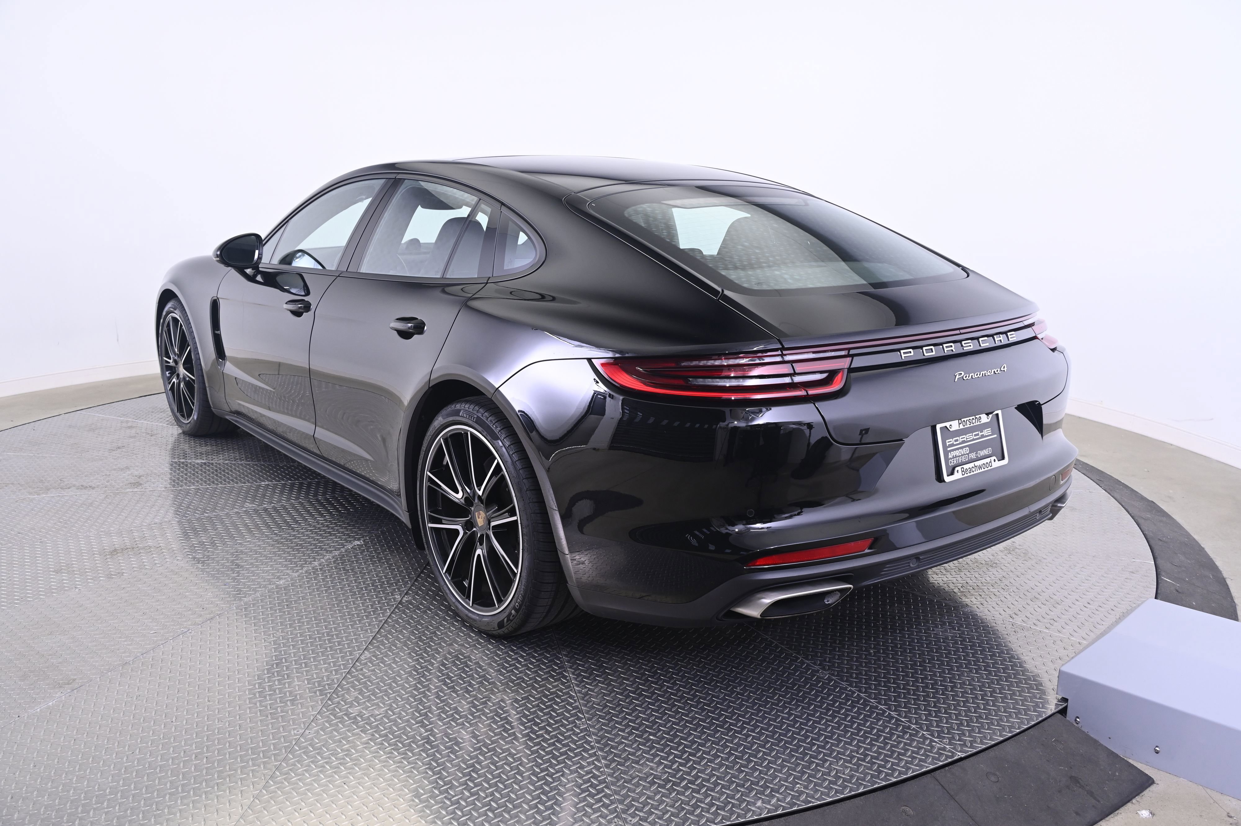 Certified 2020 Porsche Panamera RWD image 3