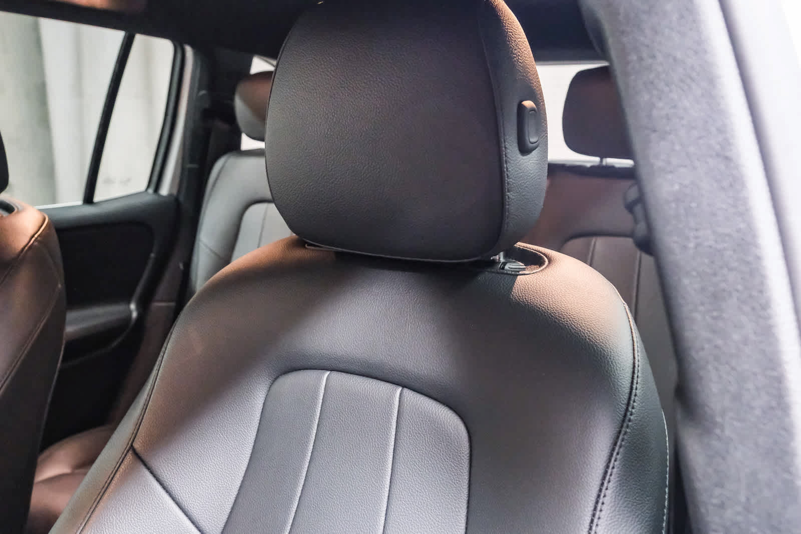 Used 2022 Mercedes-Benz GLB 250 image 26