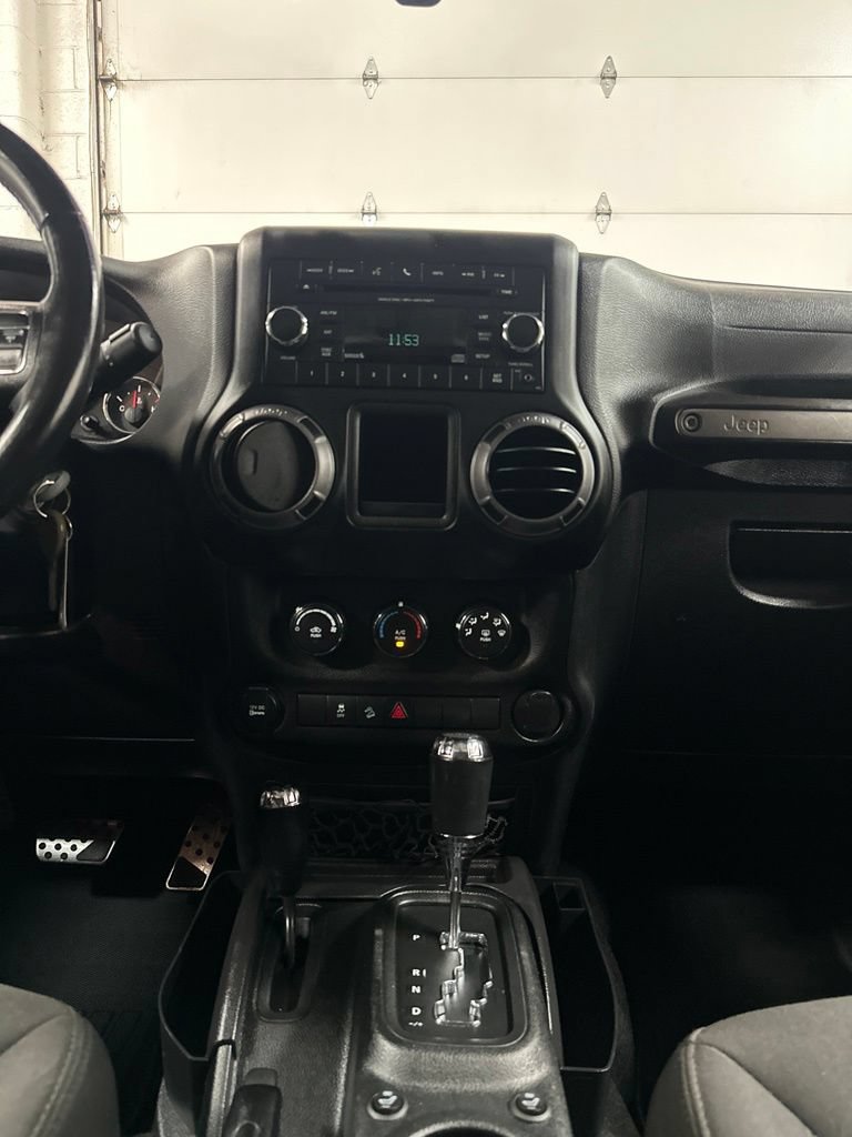 Used 2018 Jeep Wrangler Unlimited Sport AWD/4WD image 25