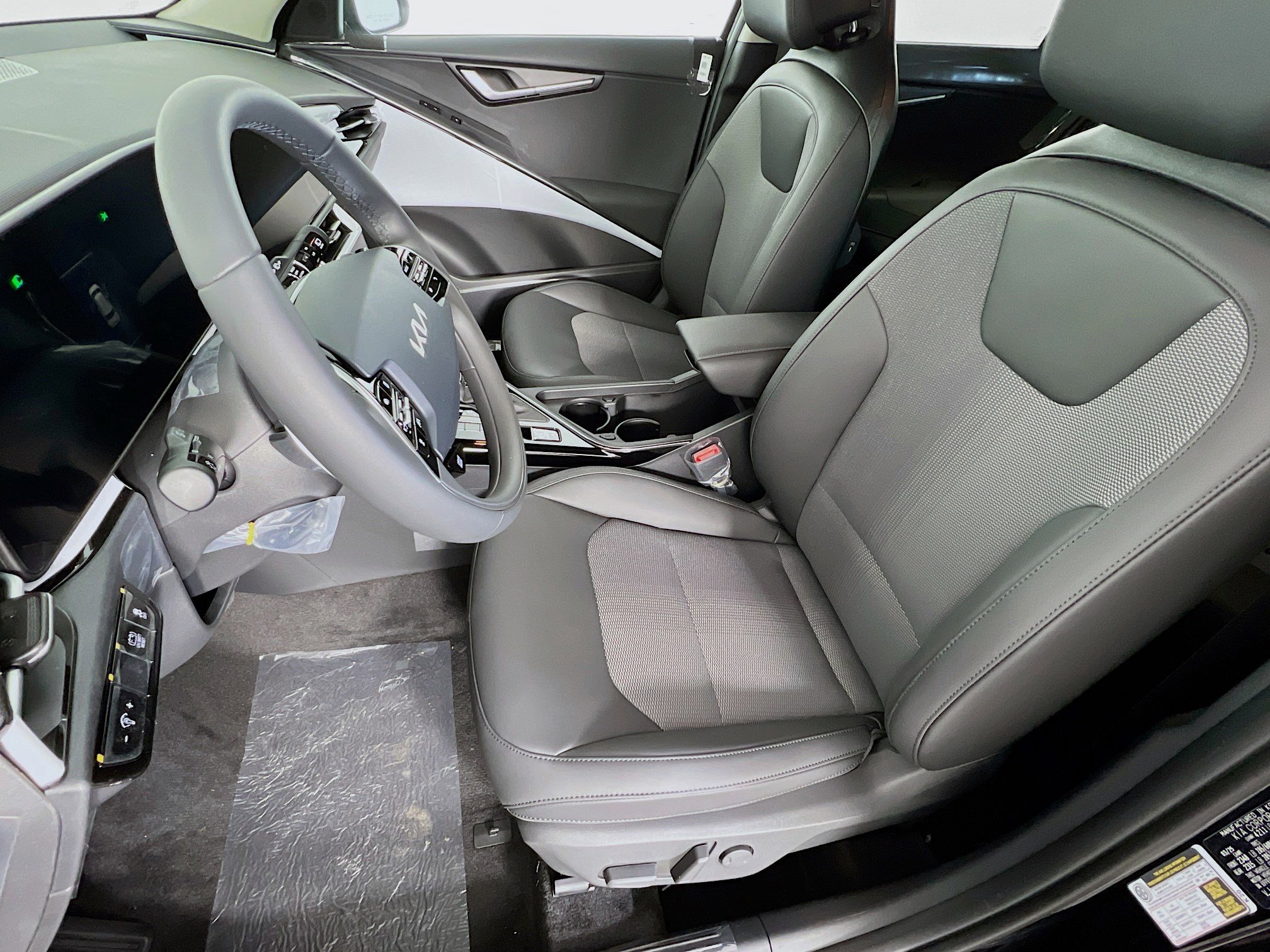 New 2025 Kia Niro EX image 3