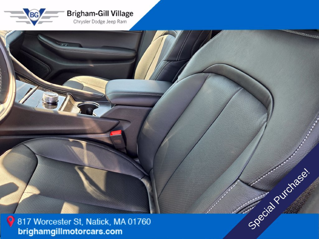 Used 2025 Jeep Grand Cherokee Laredo X w/ Luxury Tech Group I AWD/4WD image 11