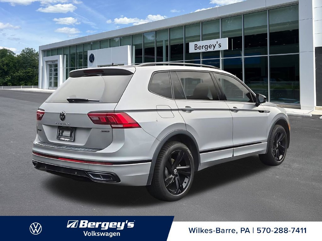 Certified 2024 Volkswagen Tiguan SE R-Line AWD/4WD image 16