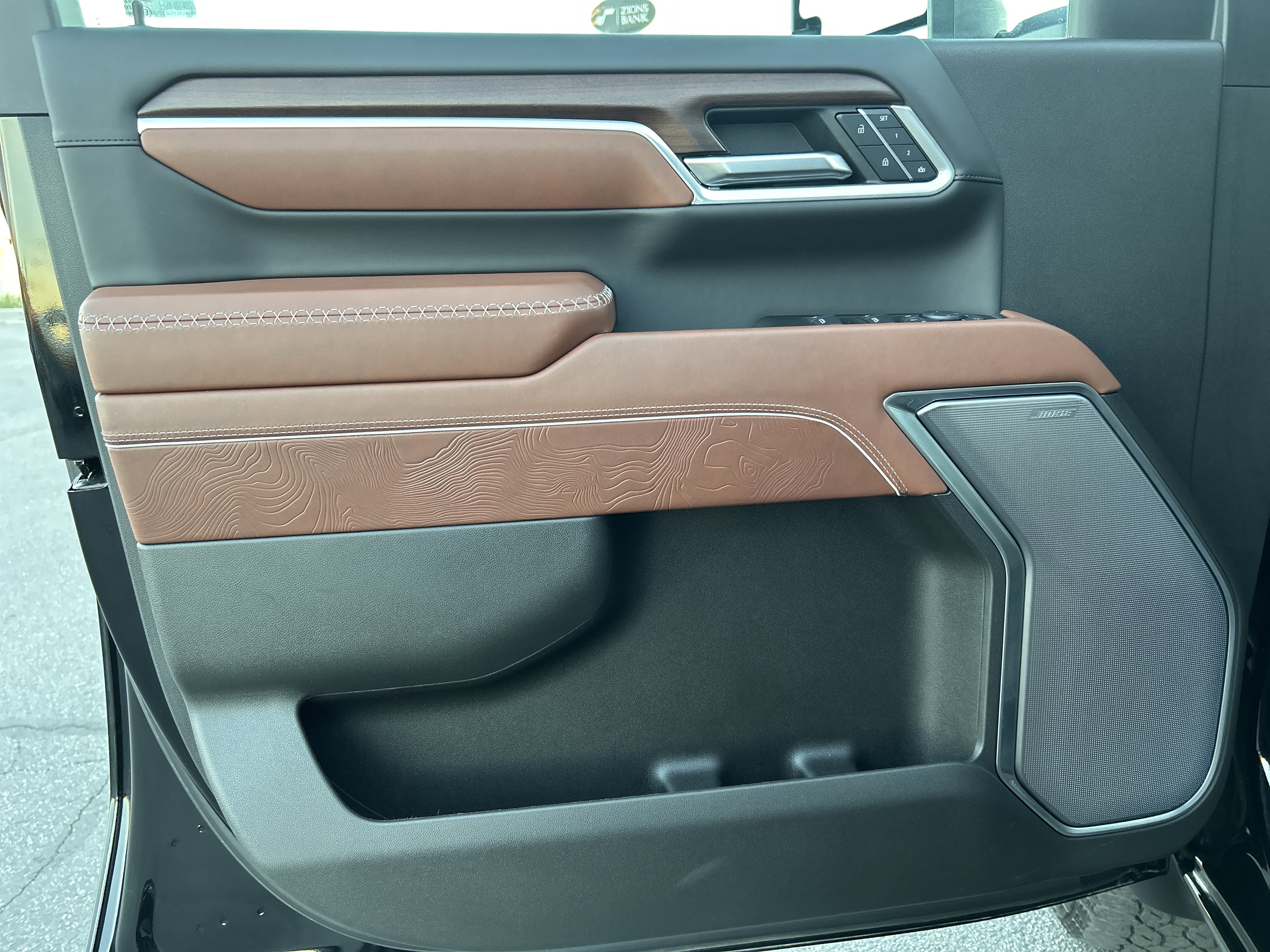 Used 2025 GMC Sierra 2500 Denali Ultimate w/ Max Trailering Package image 15