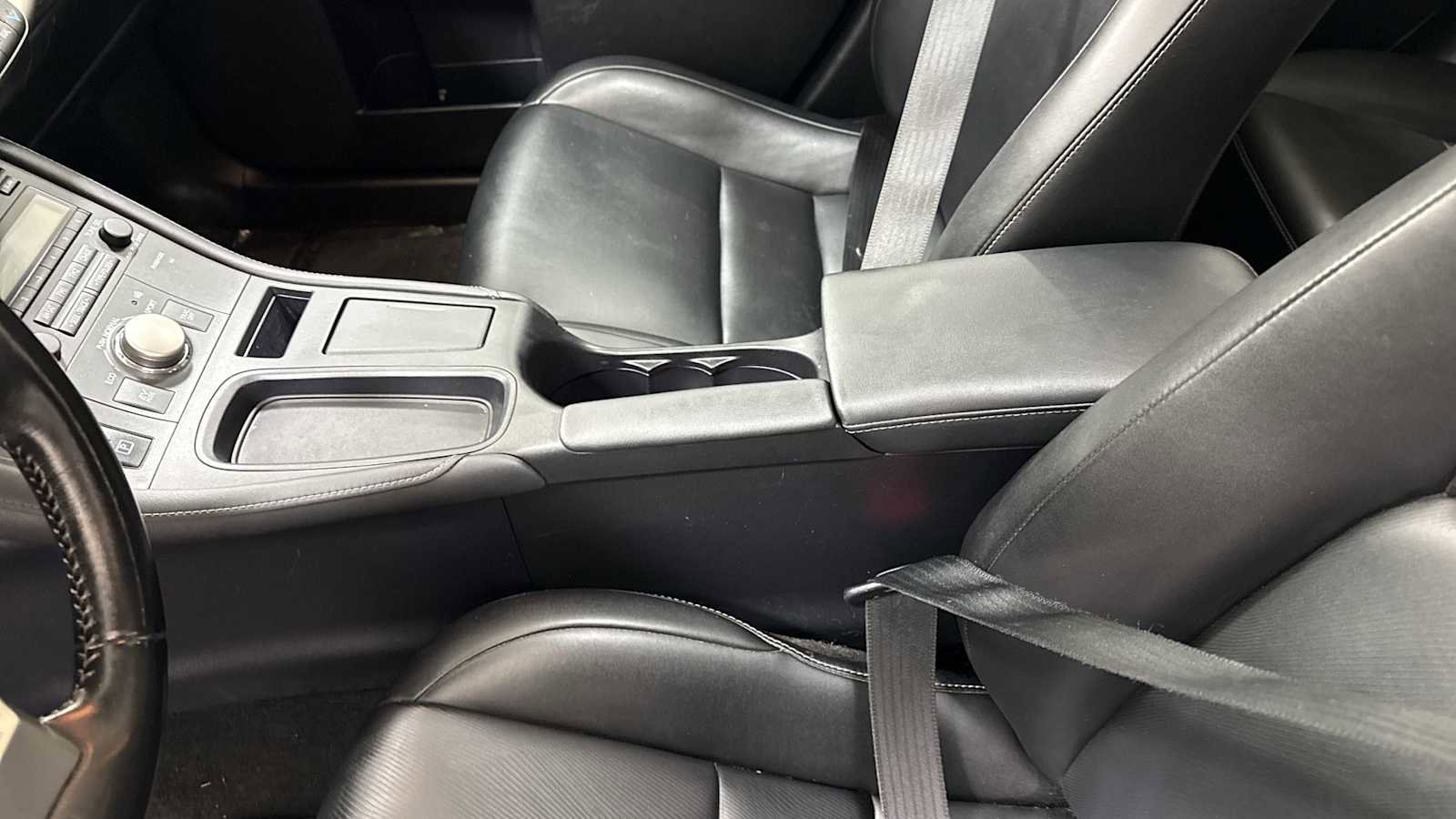 Used 2015 Lexus CT 200h image 22