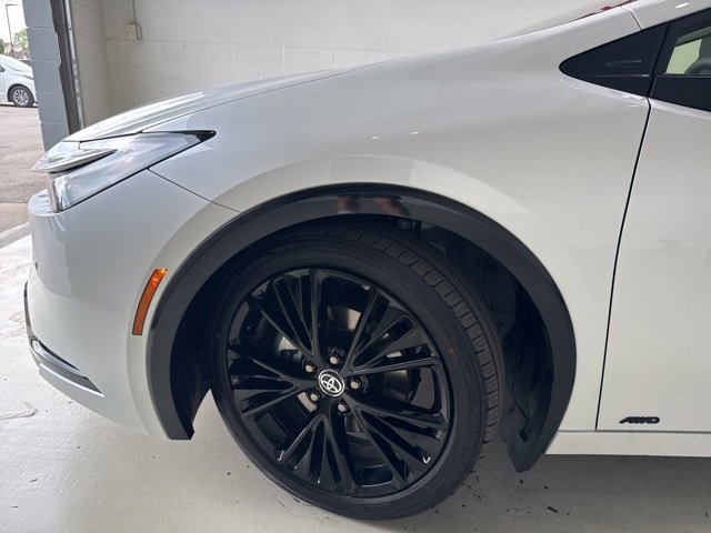 Used 2025 Toyota Prius LE image 12