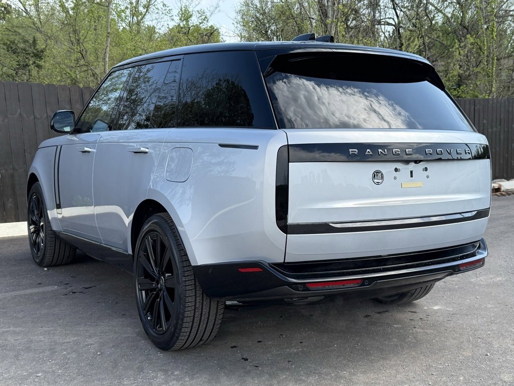 New 2025 Land Rover Range Rover SE image 3