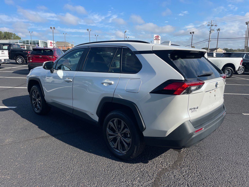 Used 2024 Toyota RAV4 XLE Premium image 14