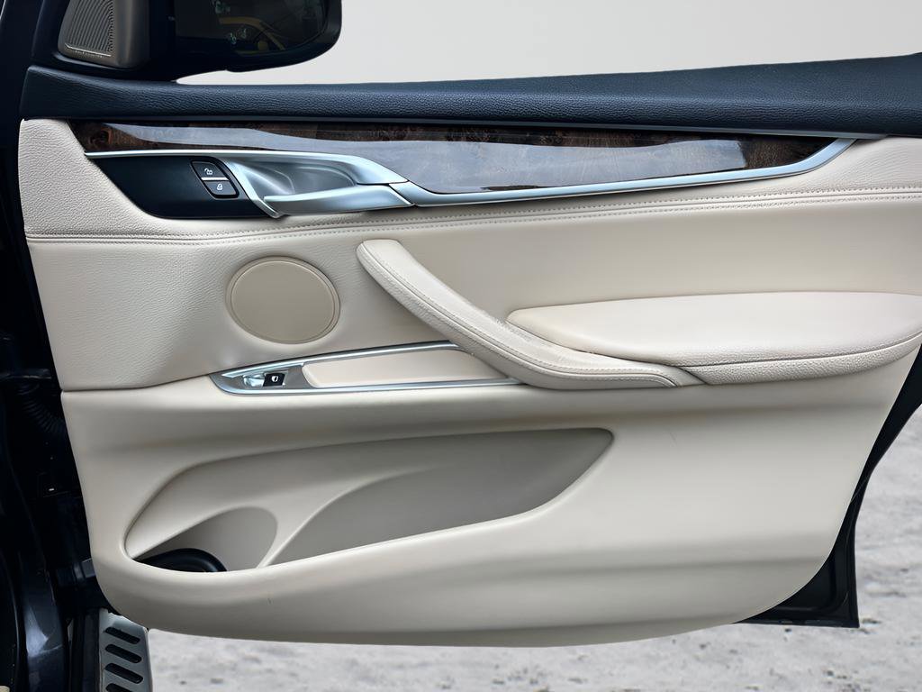 Used 2015 BMW X5 xDrive35d image 32