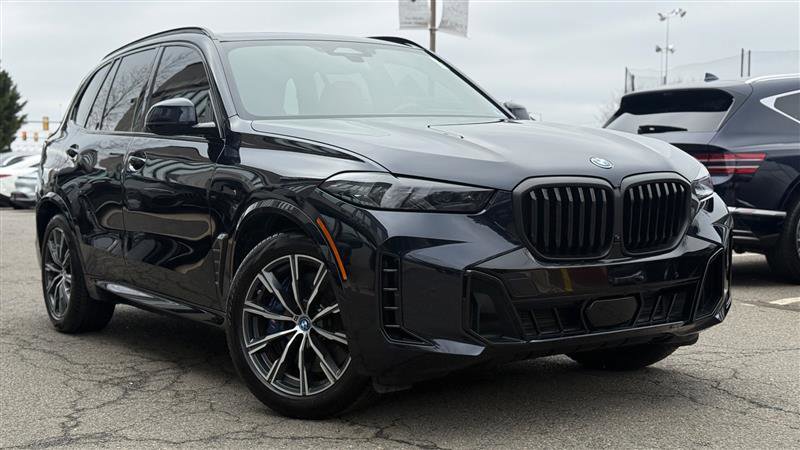 Used 2025 BMW X5 xDrive50e w/ M Sport Package image 7
