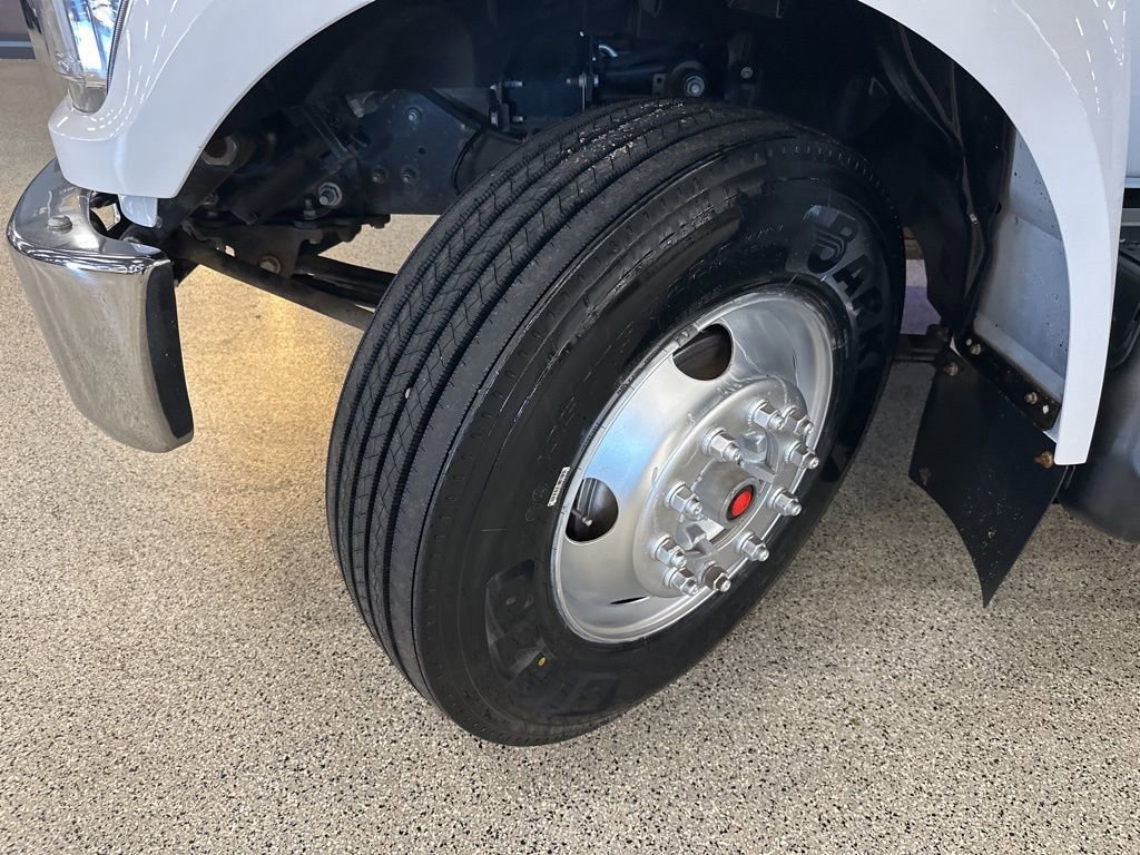 Used 2021 Ford F750 2WD Regular Cab Super Duty image 22