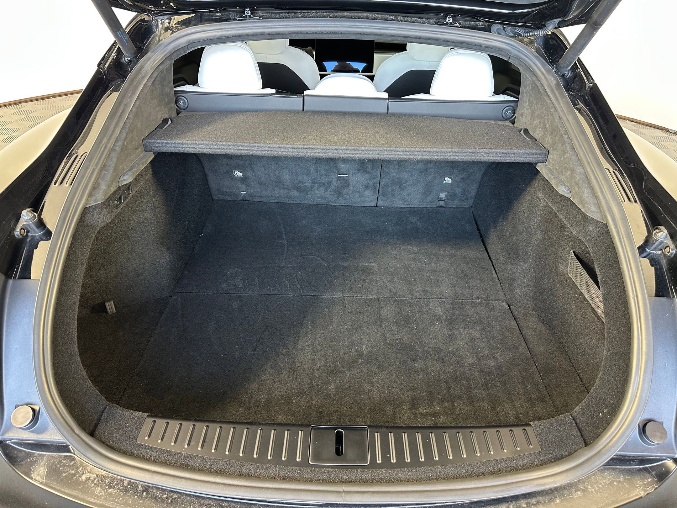 Used 2023 Tesla Model S Plaid image 30