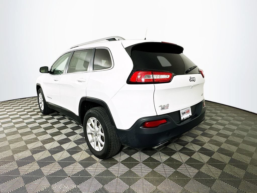 Certified 2016 Jeep Cherokee Latitude w/ Cold Weather Group AWD/4WD image 8