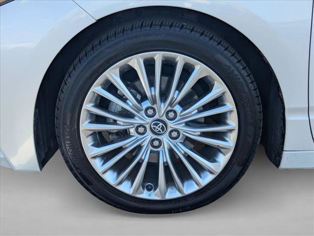 Used 2020 Toyota Avalon Limited w/ Carpet Mat Package FWD image 25