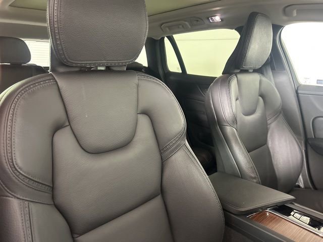 Used 2020 Volvo V60 T5 Cross Country w/ Protection Package Premier image 15