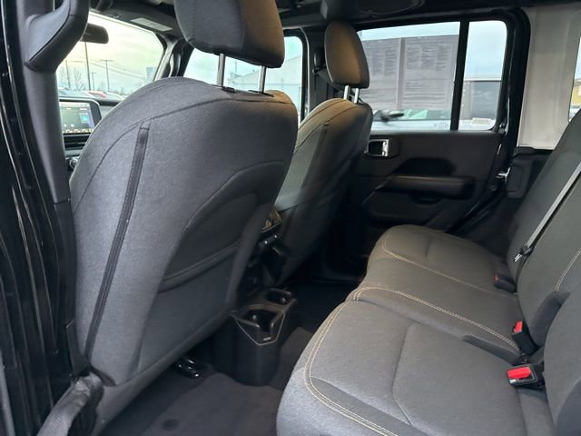 Used 2024 Jeep Wrangler Unlimited Sahara AWD/4WD image 17