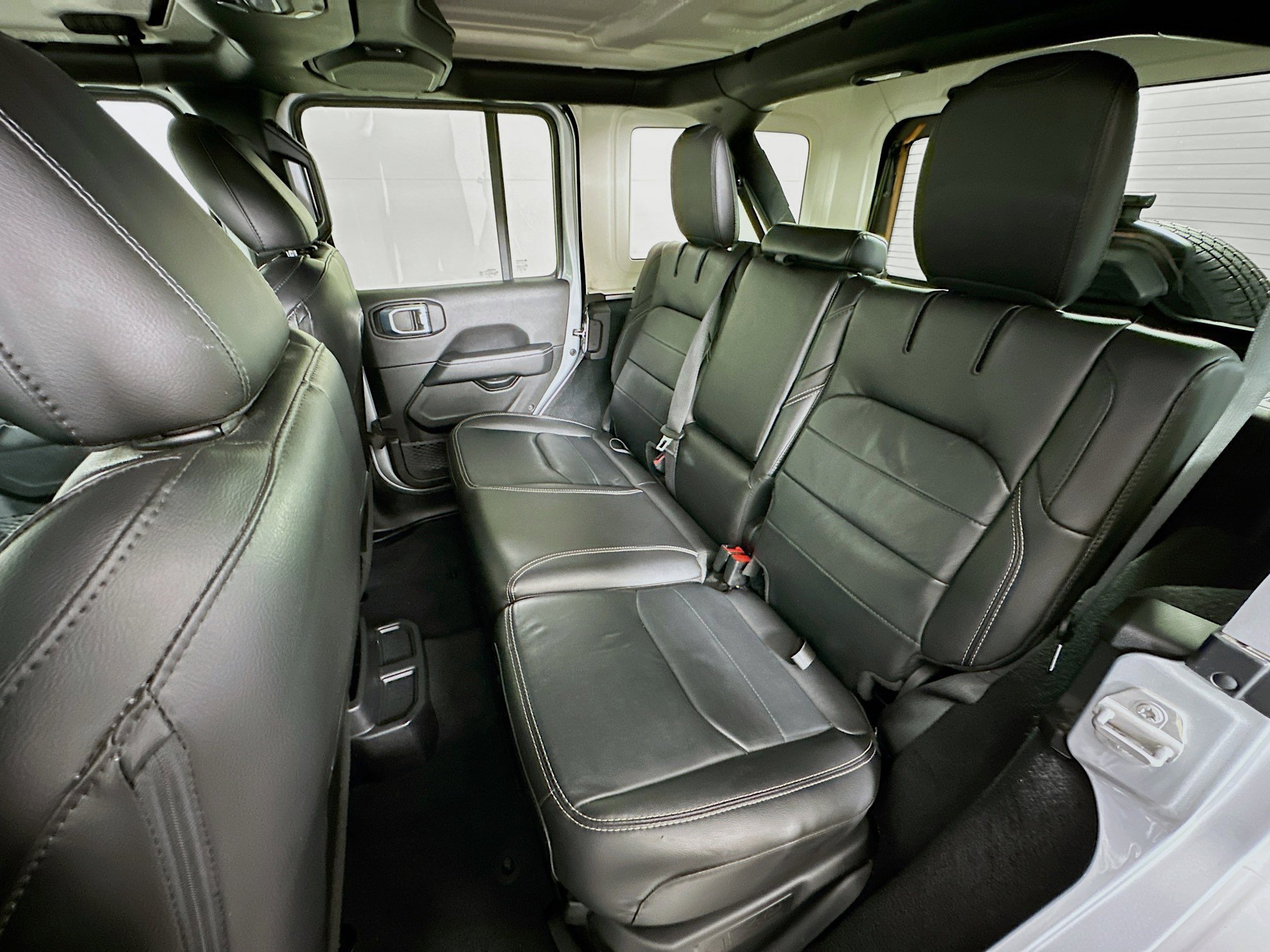 Used 2022 Jeep Wrangler Sahara image 26