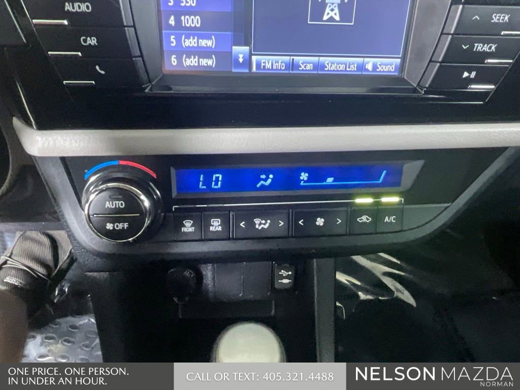 Used 2016 Toyota Corolla LE FWD image 34