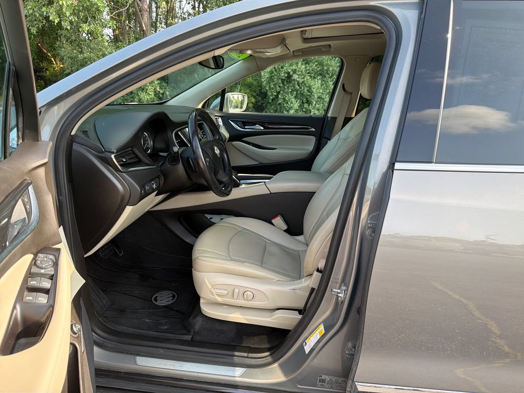 Used 2019 Buick Enclave Essence AWD/4WD image 11