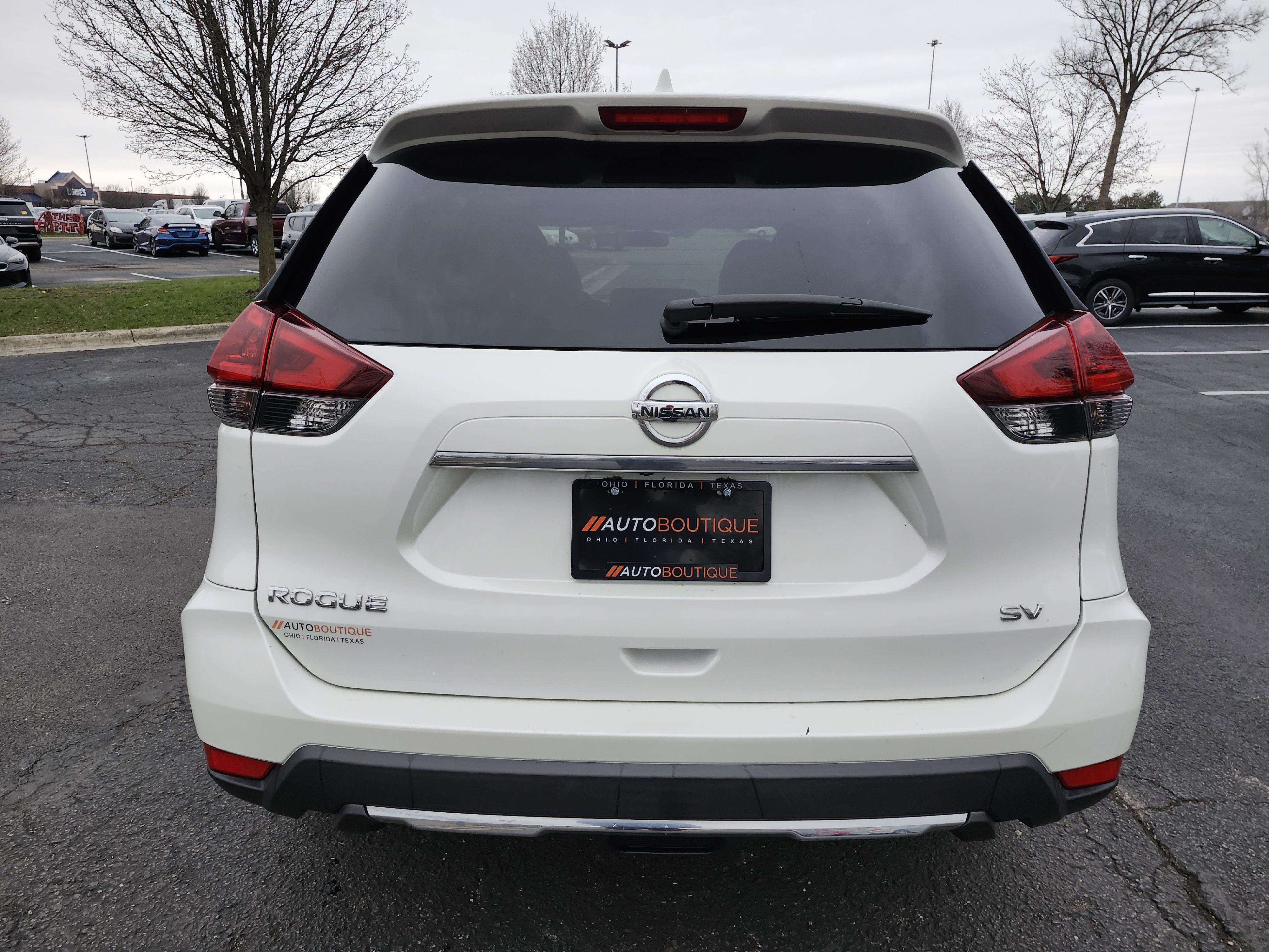Used 2018 Nissan Rogue SV image 16