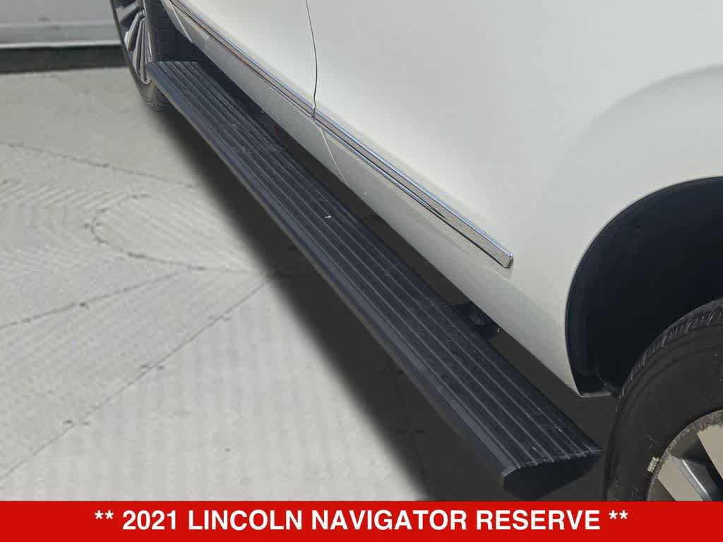 Used 2021 Lincoln Navigator Reserve w/ Luxury Package AWD/4WD image 38