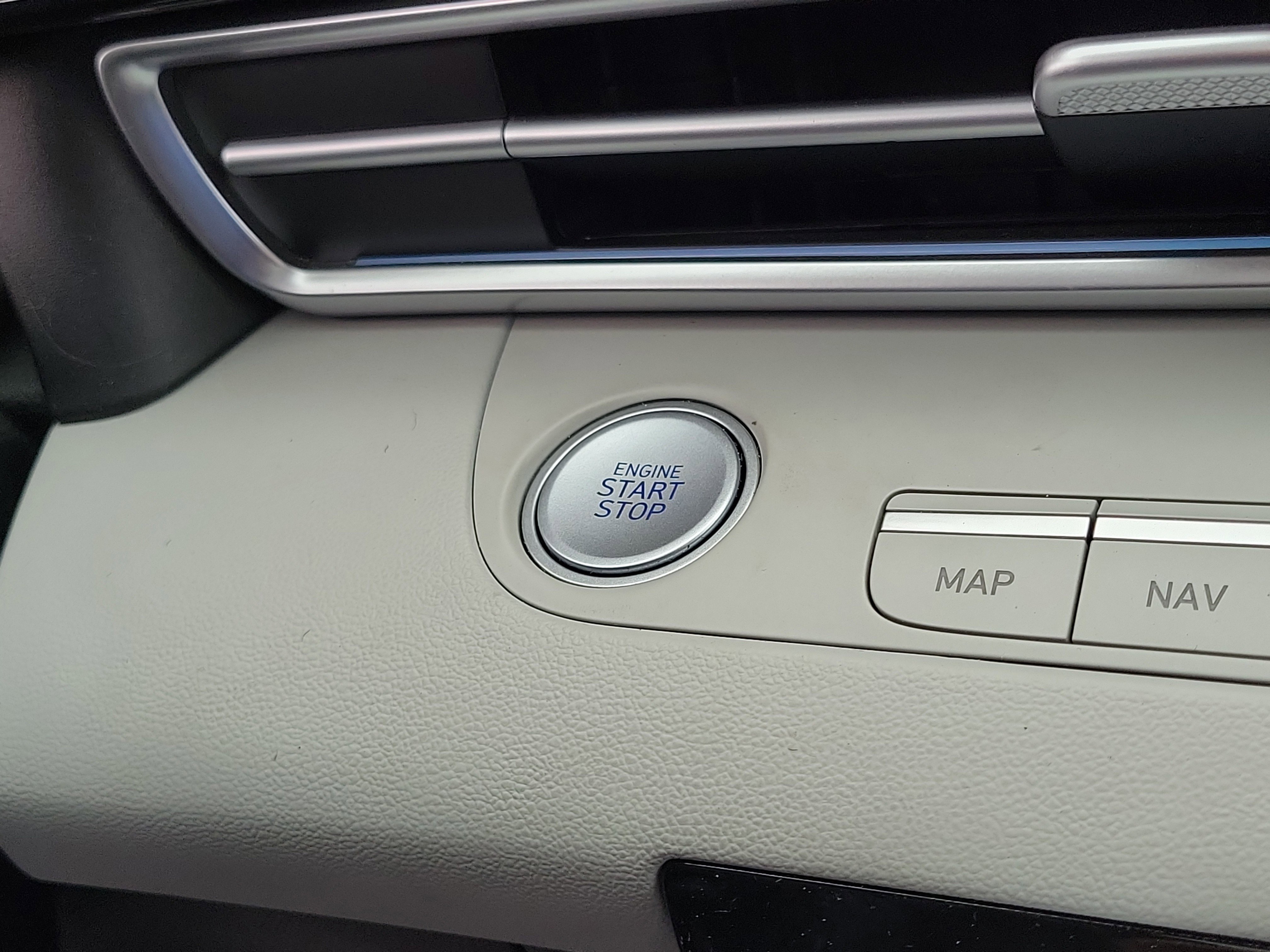 Used 2023 Hyundai Elantra Limited w/ Cargo Package image 28