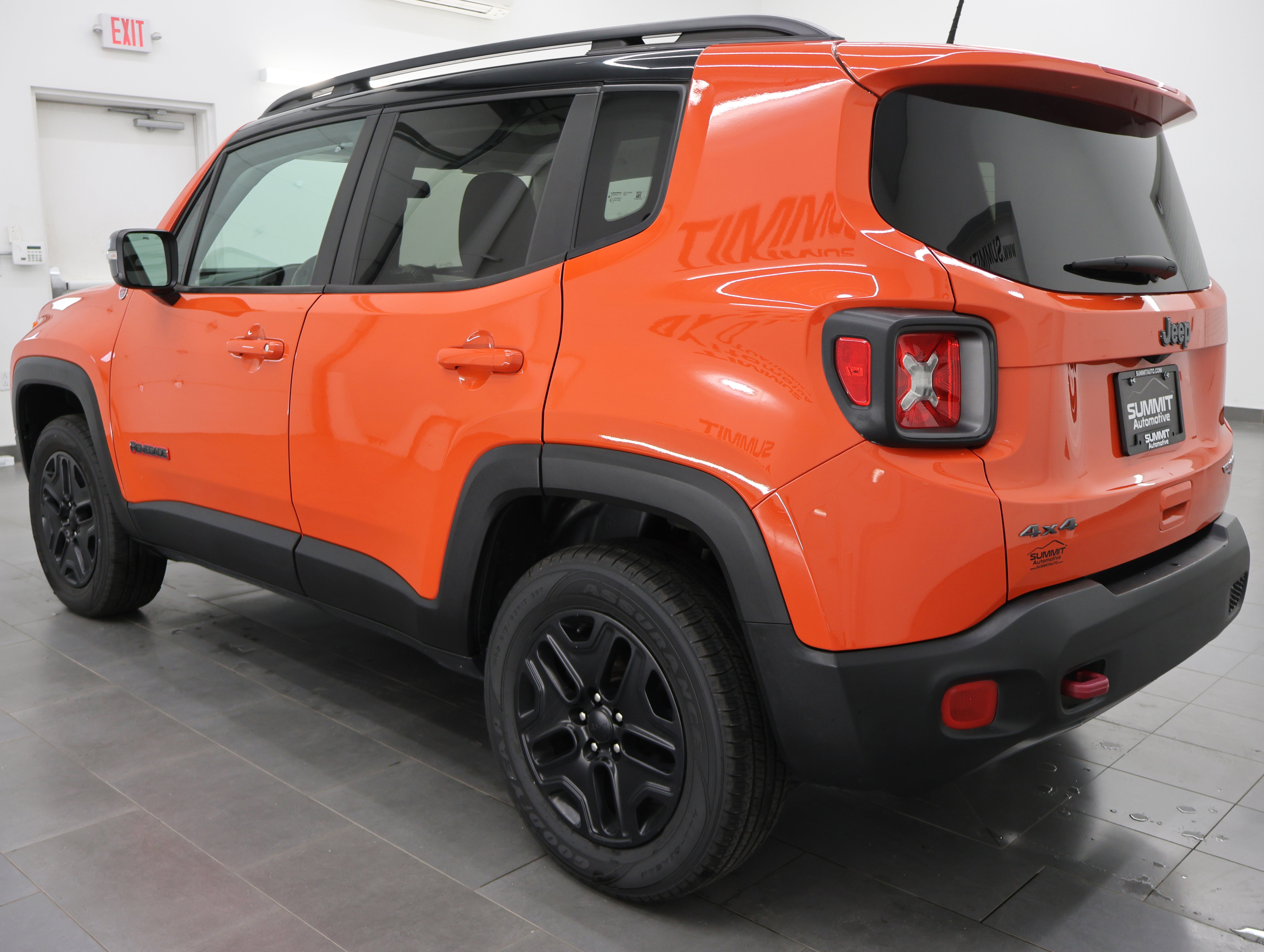 Used 2018 Jeep Renegade Trailhawk AWD/4WD image 6