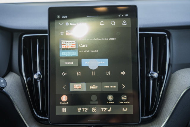 New 2027 Volvo XC60 B5 Plus AWD/4WD image 23