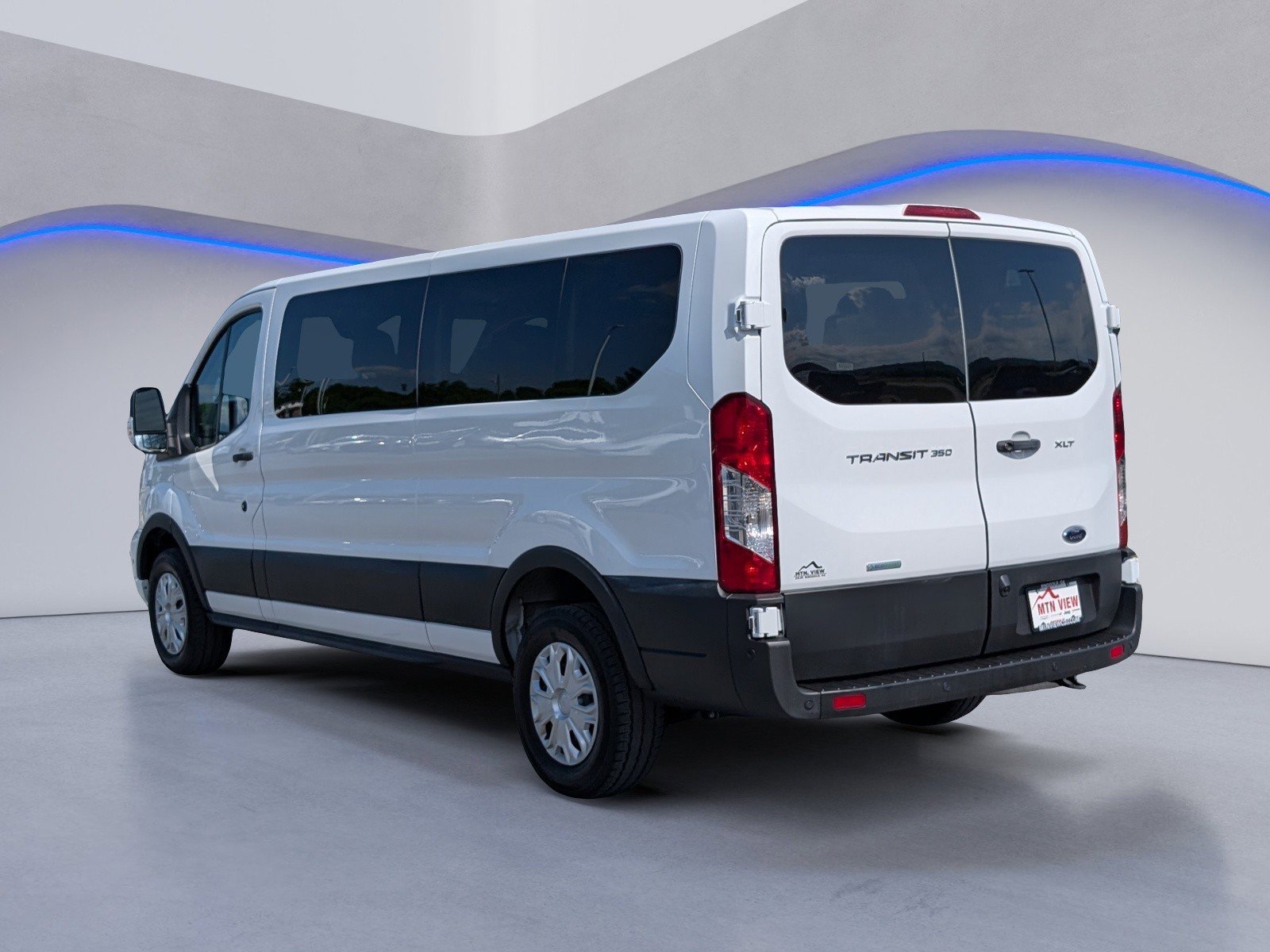 Used 2025 Ford Transit 350 XLT RWD image 7