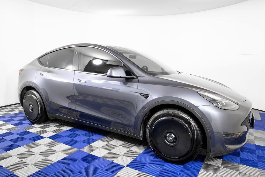 Used 2023 Tesla Model Y Long Range image 3