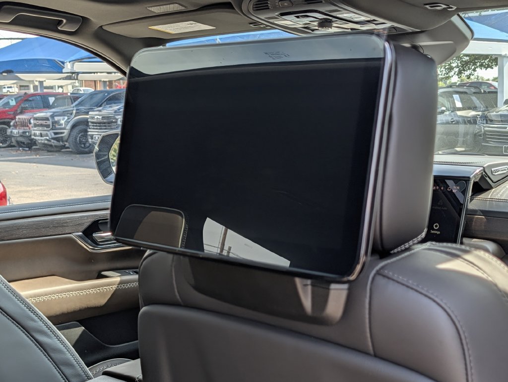 New 2027 GMC Yukon Denali Ultimate AWD/4WD image 32