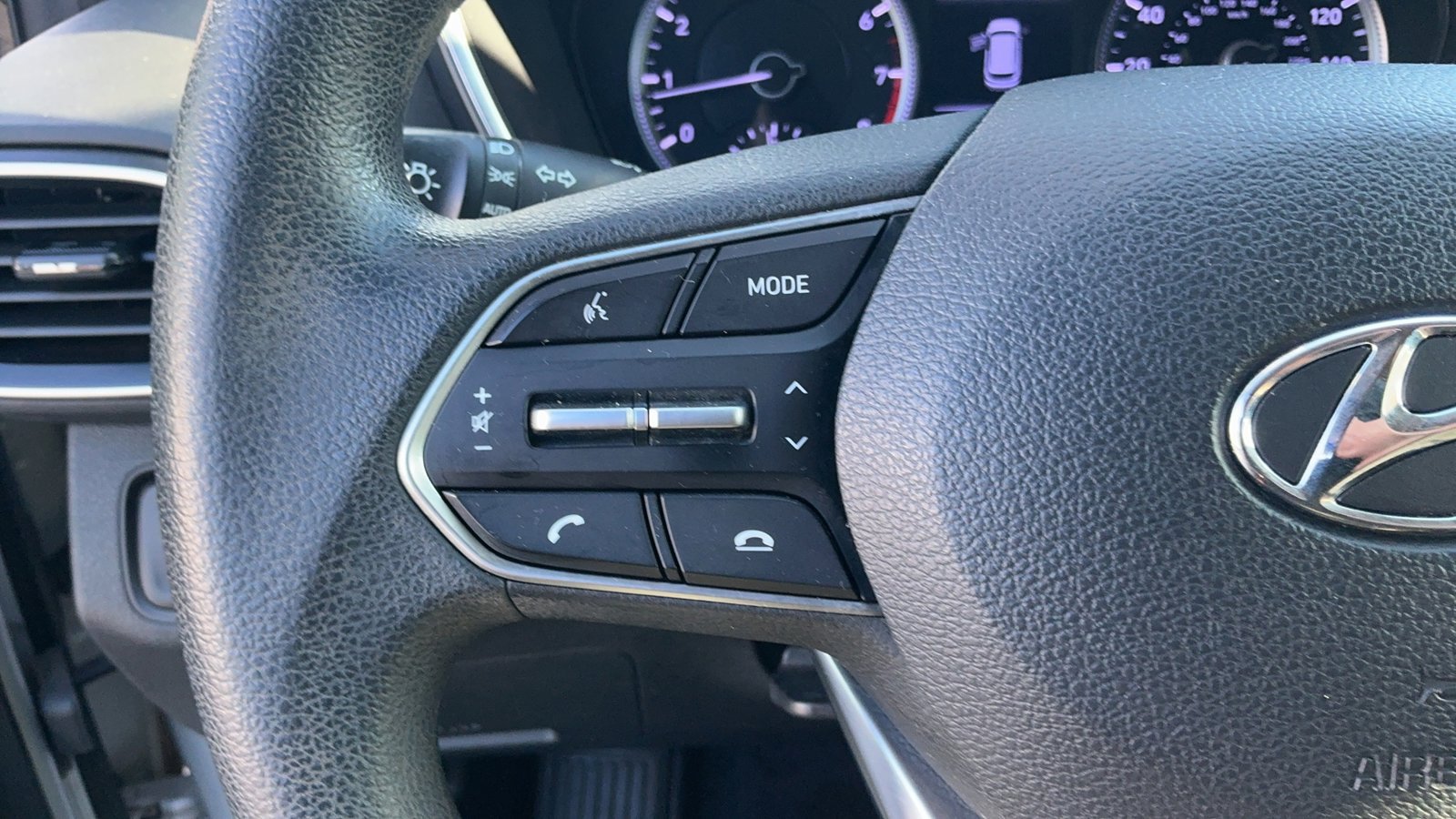Used 2019 Hyundai Santa Fe SE FWD image 25