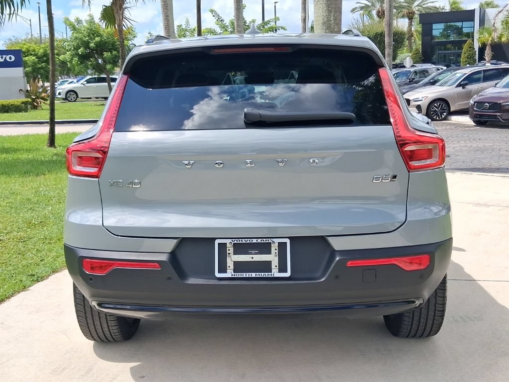 Used 2026 Volvo XC40 B5 Plus AWD/4WD image 5